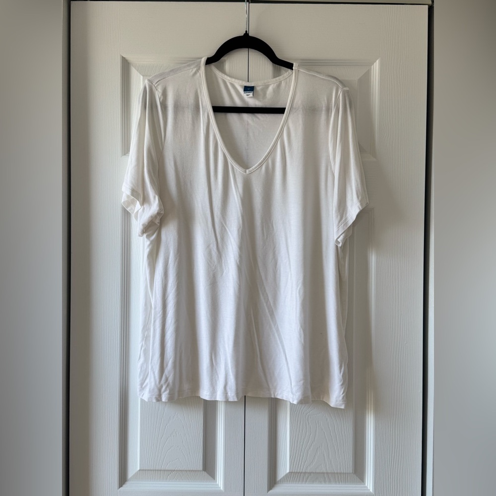 Old Navy White V-Neck Women's Top